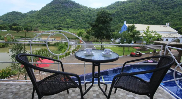 Четырёхместный номер Standard с видом на горы Ville De La Vie Khao Yai