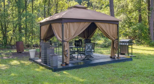 Коттедж Waycross Vacation Rental w/ Private Backyard!