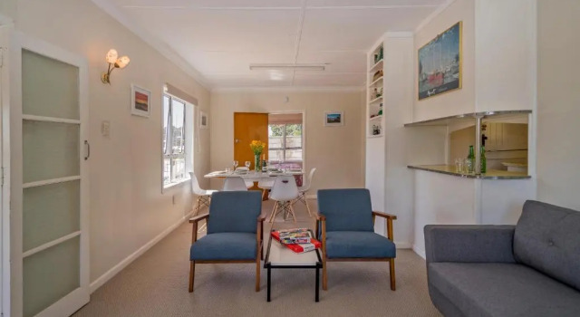 Sun Seeker Bach - Ferry Landing Holiday Home, Buchen Sie Hotel Whitianga 