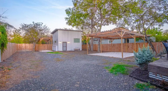 Коттедж Prosperity Place Remodeled 3br 2ba Near Downtown