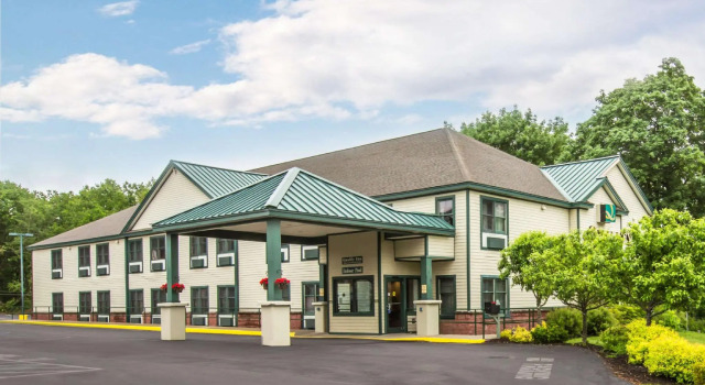 Четырёхместный номер Standard Point Hotel Queensbury - Lake George