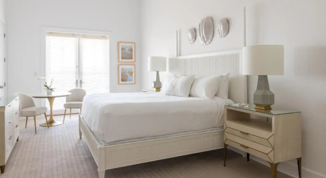 Люкс с балконом Oyster Bay Boutique Hotel