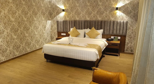 Люкс Luxury The Kings Park Grand-Near US Consulate