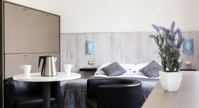 Полулюкс Hotel Canarino