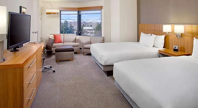 Четырёхместный люкс c 1 комнатой Hyatt Place Denver Cherry Creek