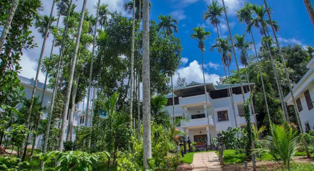Wayanad Fort Resort, Забронировать Курортный отель Курортные отели штата Кералы, Курортный отель