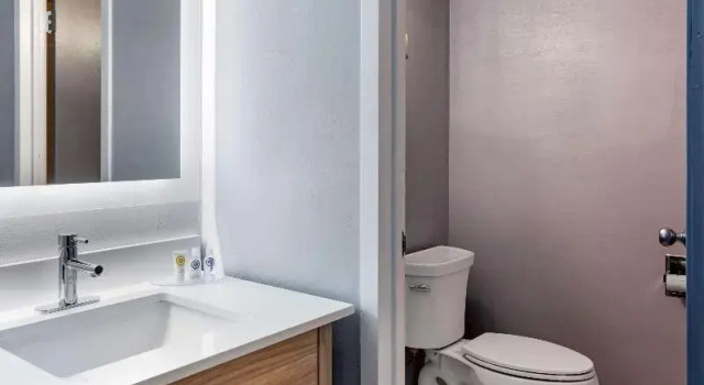 Четырёхместный номер Standard с балконом Comfort Inn Hyannis - Cape Cod