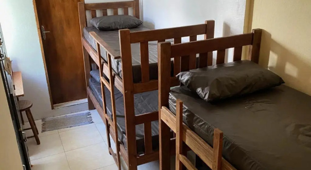 Кровать в общем номере Verde Hostel Ilhabela