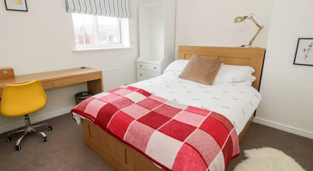 30 Poplar Close