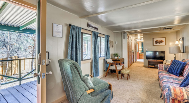 2 Mi to Midtown! All-season Base w/ Hot Tub Access, Varaa Huoneisto Ruidoso New Mexico
