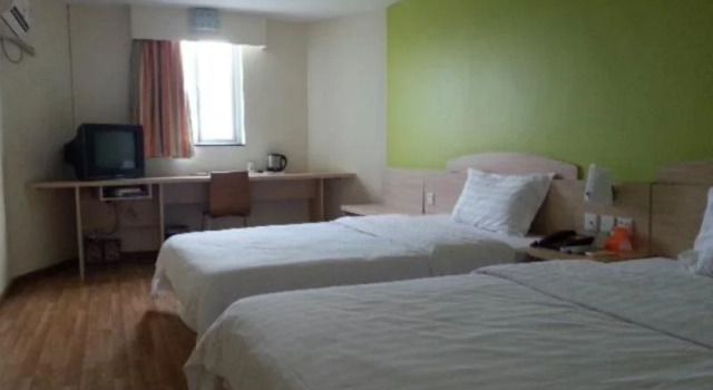 7 Days Inn Shenzhen Dameisha Yantian Zhongying Street, Rezerwuj Hotel Hotele w Shenzhen z parkingiem, Parking