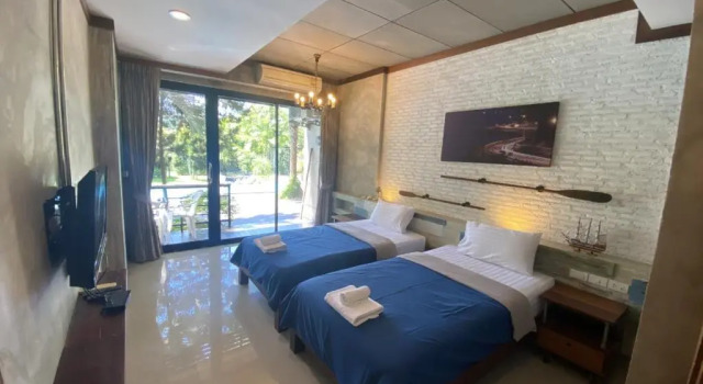 Двухместный номер Standard с видом на бассейн Windy Seaview Resort