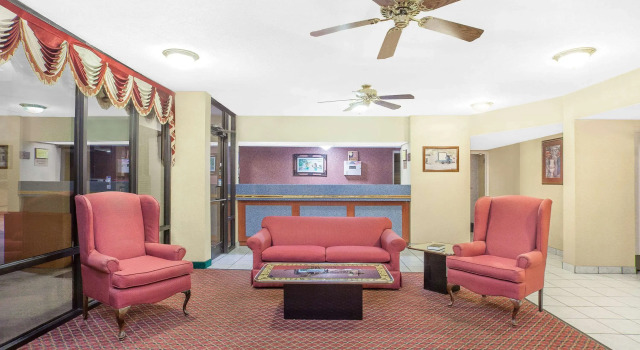 Super 8 by Wyndham Bulls Gap Greeneville Area