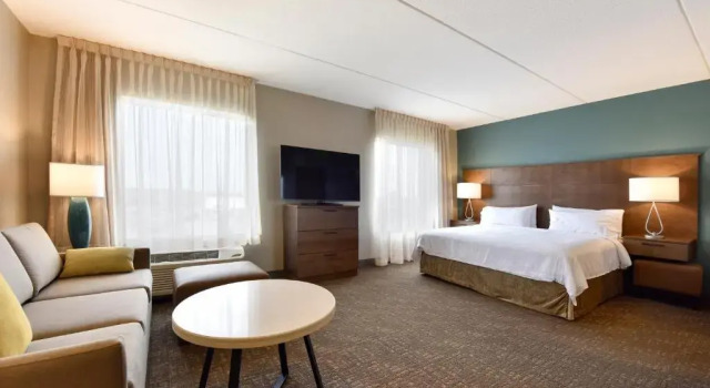 Номер Standard Staybridge Suites Waterloo - St Jacobs Area by IHG