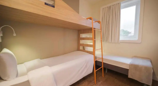 Трёхместные апартаменты Ibis Budget Farroupilha