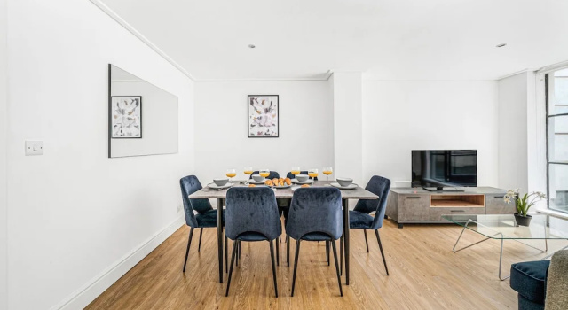 Апартаменты 2BR with Patio in the Heart of Holborn
