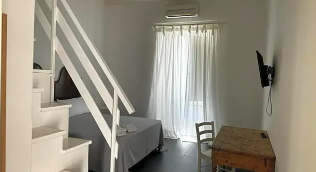 Полулюкс Boutique Hotel Molo Santa Lucia