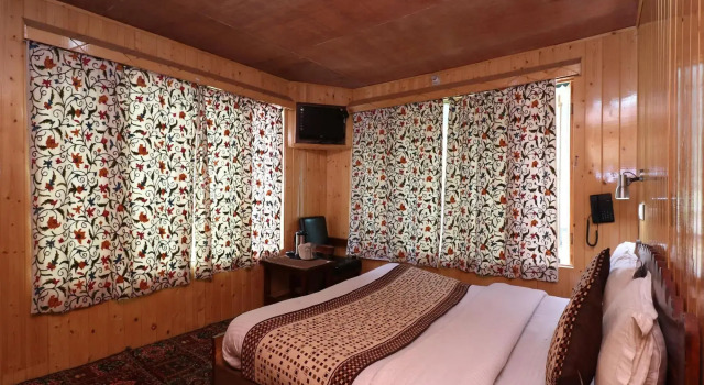 Oyo 18770 Hotel Indian Palace