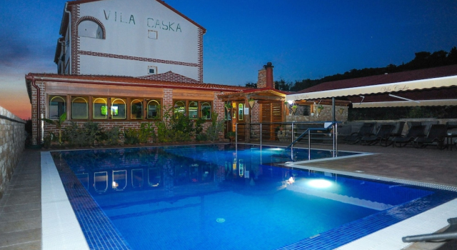 Апартаменты с 2 комнатами с балконом и с видом на море Golden Coast Villa Caska