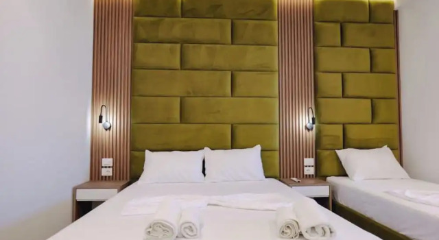 Трёхместный номер Deluxe с балконом Vila Shpetimi