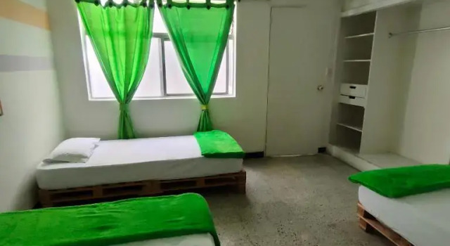 Четырёхместный номер Standard Hostal Paz y Vida