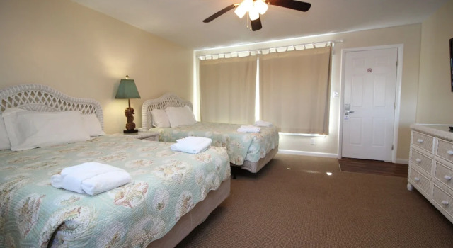 Четырёхместный номер Standard Fin N Feather Waterside Inn by Kees Vacations