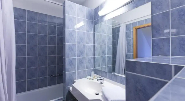 Люкс Luxury Aparthotel Le Manoir du Capitaine