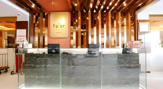 Favor Hotel Makassar City Center By LIFE, Book Hotel Hotels in Sulawesi with Parking, Parking