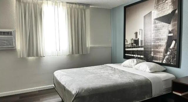 Двухместный номер Standard Hotel 8