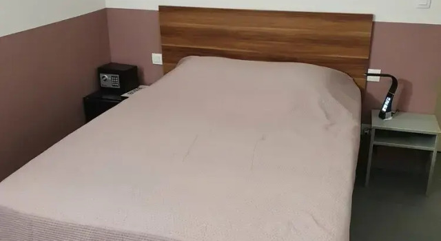 Auberge De La Licorne, Prenota Ostello Hotel a Alvernia con parcheggio, Parcheggio