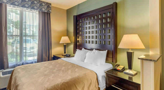 Двухместный люкс Quality Suites Sherman