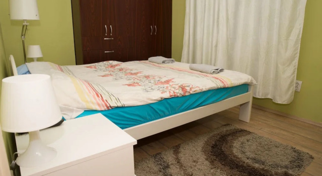 Апартаменты Reveller's Hostel