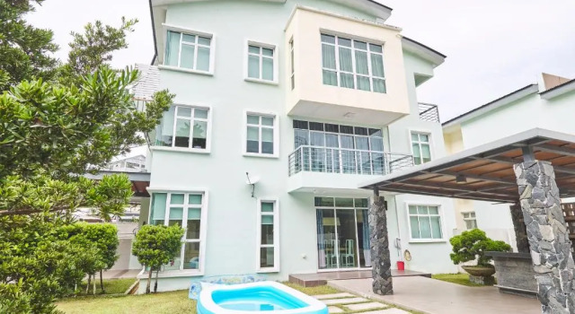 Вилла Shamrock Beach Villas Batu Ferringhi Penang