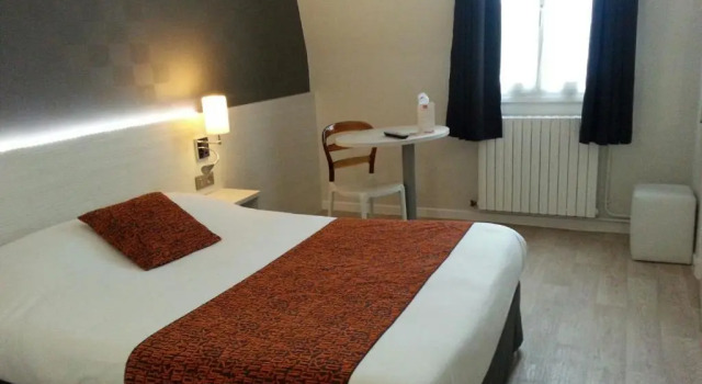Трёхместный номер Standard Contact Hôtel du Cerf