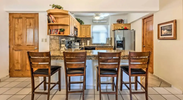 Апартаменты Chic Cabo San Lucas Getaway u003c 2 Miles to Beaches