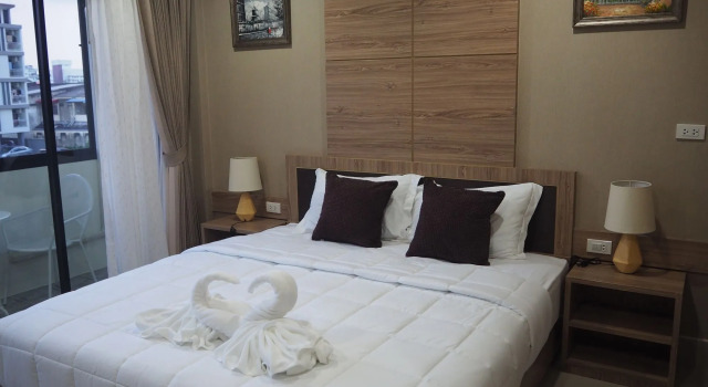 Little Bear Guesthouse and Restaurant, Забронировать Отель Хатъяй провинция Сонгкхла, рядом с Рынок Сантисук