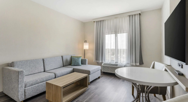 Четырёхместный люкс Best Western Plus Winter Haven Inn & Suites