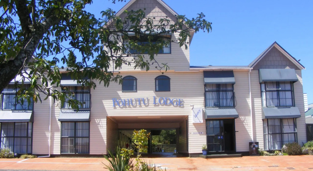 Pohutu Lodge Motel, Rezerwuj Motel Rotorua 