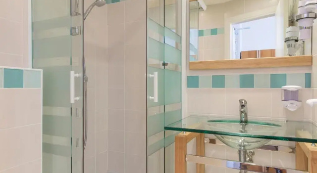 Трёхместный номер Comfort Brit Hôtel Confort Cléria Lorient Centre