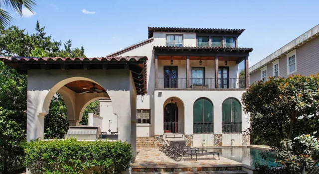 4211 Eleventh Street by Hodnett Cooper, Buchen Sie Villa Villen in St. Simons Island, Villa