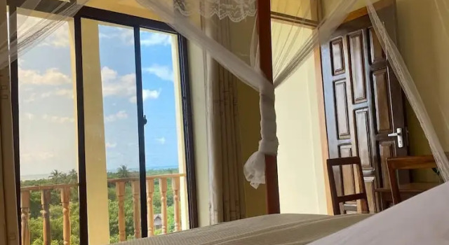 Двухместный семейный номер Standard Mikoko Beach & Cottages