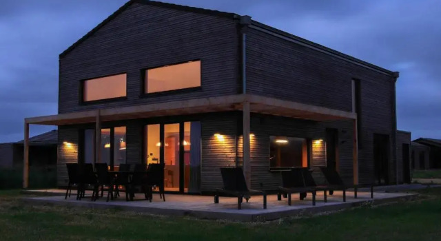 Gud Jard Chalet Nr 11 - Design-Ferienhaus mit exklusiver Ausstattung, Забронировать Шале Пельворм Пеллуорм