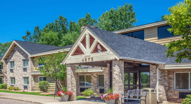 Двухместный номер Standard AmericInn by Wyndham White Bear Lake St. Paul