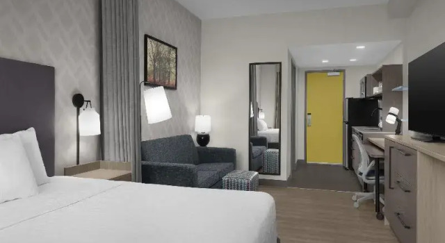 Люкс с балконом Home2 Suites By Hilton Sevierville