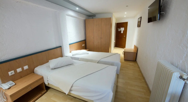 Трёхместный номер Standard с балконом Thomas Beach Hotel
