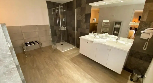 Номер Superior Logis Hôtel Restaurant Barrey
