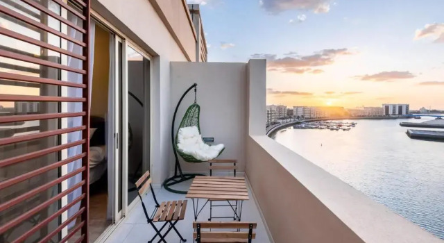 Апартаменты Stunning Sea View Apartments Mina Al Arab