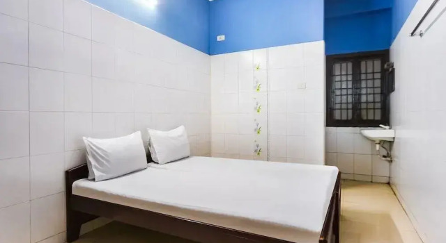 Nice Guest House by OYO Rooms, Забронировать Гостевой дом Гостевые дома Ченнаи, рядом с Торговый центр Spencer Plaza, Гостевой дом