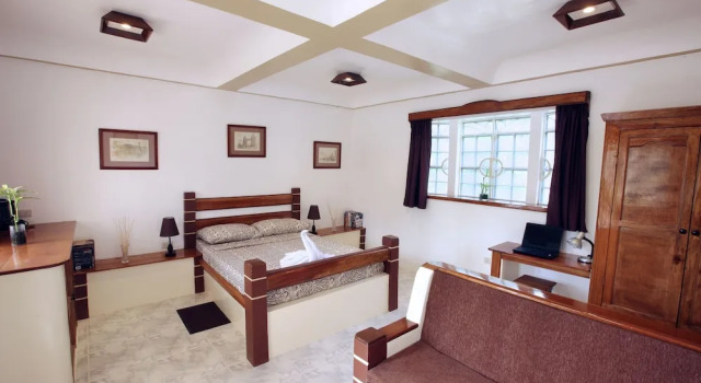 Люкс Deluxe Guindulman Bay Tourist Inn