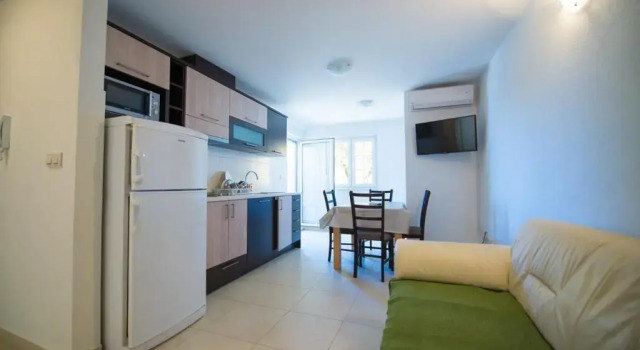 Апартаменты с балконом Apartments KARLO